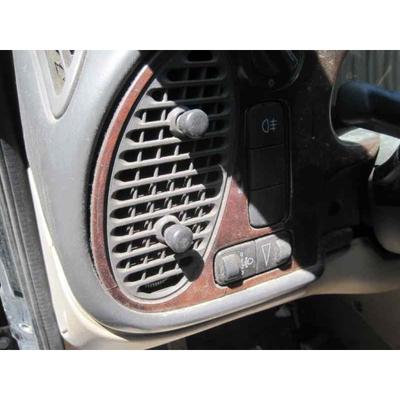 saab 9-3 berlina del año 2000