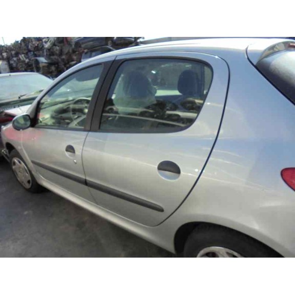 peugeot 206 berlina del año 2001