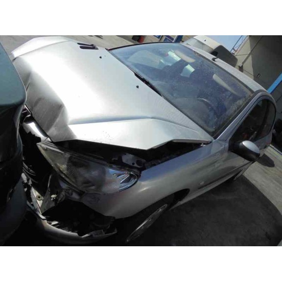 peugeot 206 berlina del año 2001