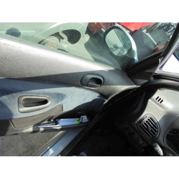 peugeot 206 berlina del año 2001