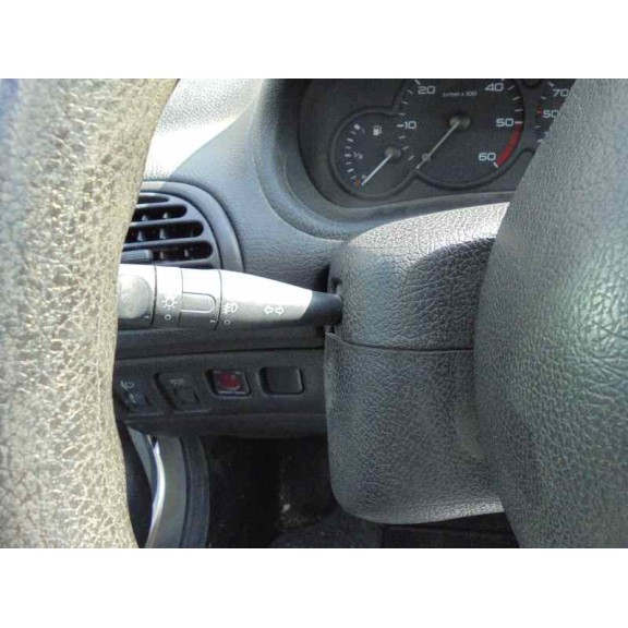 peugeot 206 berlina del año 2001