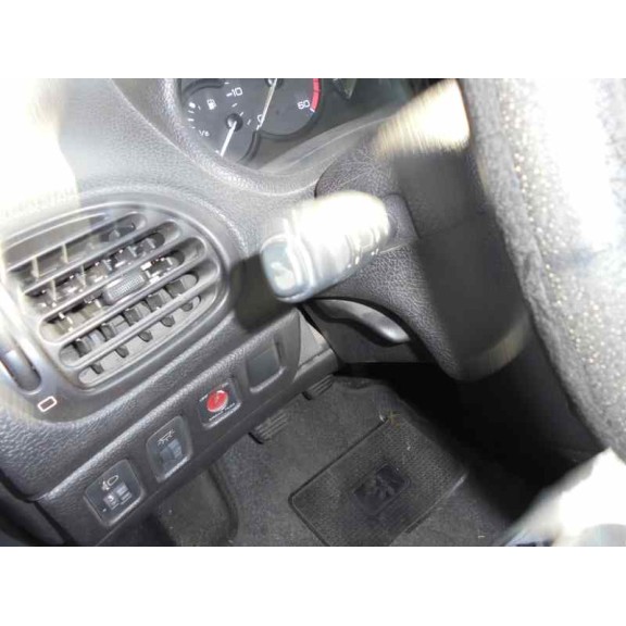 peugeot 206 berlina del año 2001