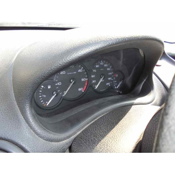 peugeot 206 berlina del año 2001