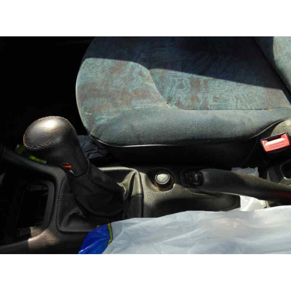 peugeot 206 berlina del año 2001