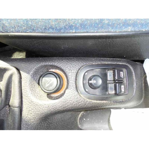 peugeot 206 berlina del año 2001