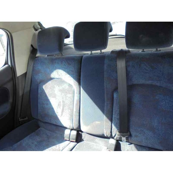 peugeot 206 berlina del año 2001