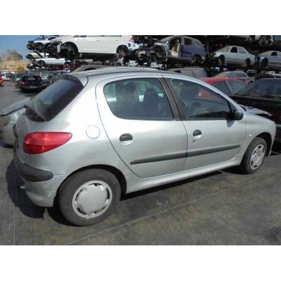 peugeot 206 berlina del año 2001