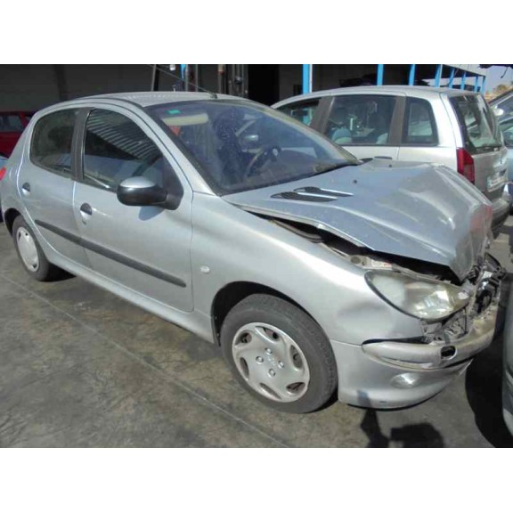 peugeot 206 berlina del año 2001