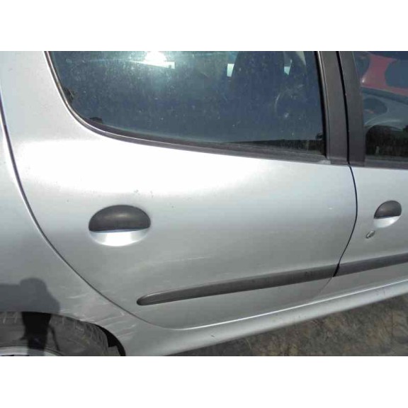 peugeot 206 berlina del año 2001