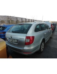 skoda superb combi (3t5) del año 2011