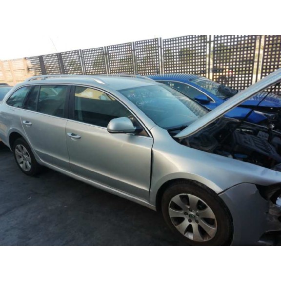 skoda superb combi (3t5) del año 2011