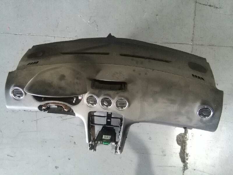 Recambio de salpicadero para peugeot 308 premium referencia OEM IAM 9681466680 3493538 96559939ZD