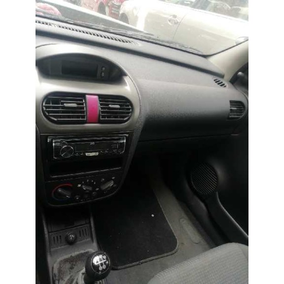 opel corsa c del año 2003