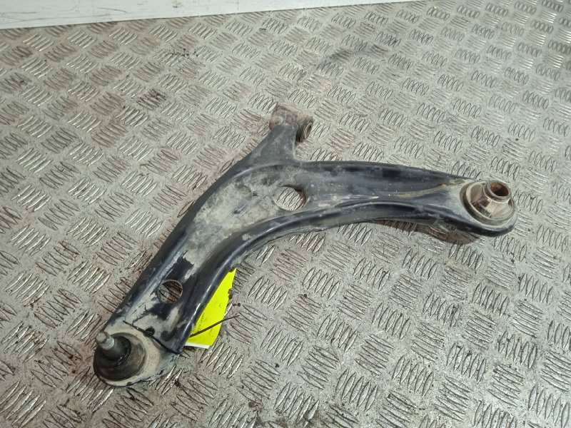 Recambio de brazo suspension inferior delantero izquierdo para toyota urban cruiser active referencia OEM IAM  SILENTBLOCK MAL 