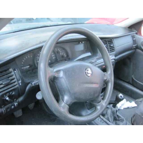 opel vectra b berlina del año 1999