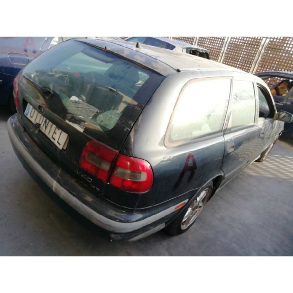 volvo v40 familiar del año 1999