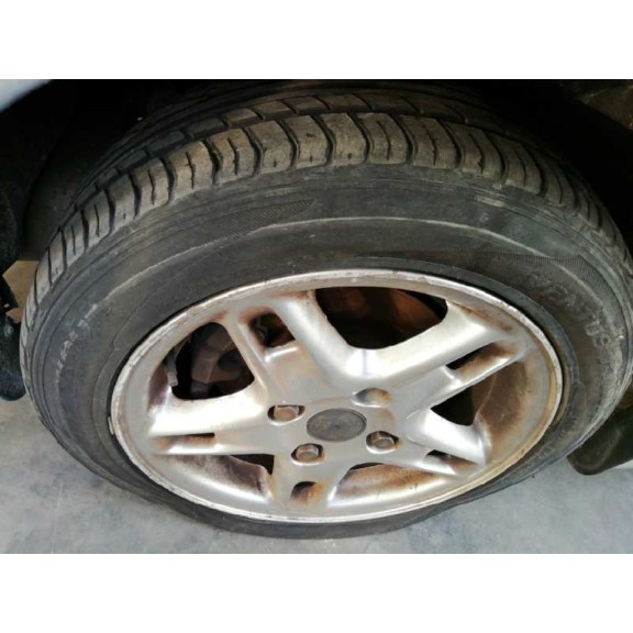 volvo v40 familiar del año 1999