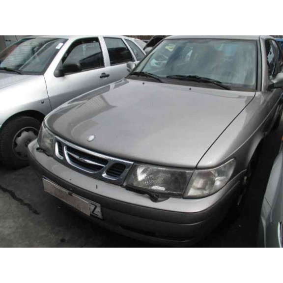saab 9-3 berlina del año 2001