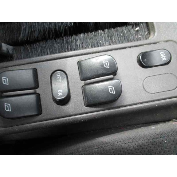 saab 9-3 berlina del año 2001