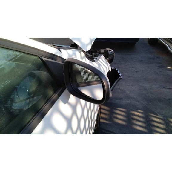 volvo v40 del año 2017