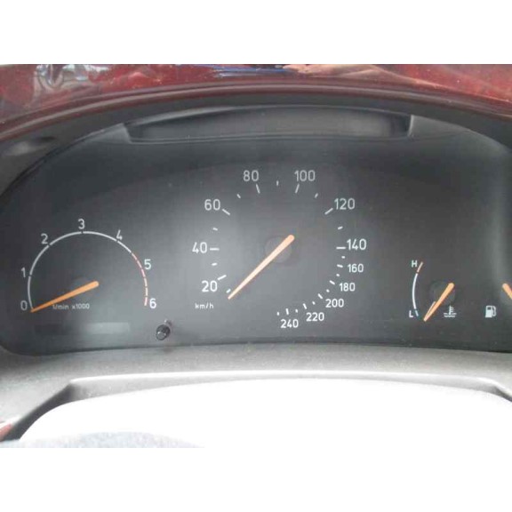 saab 9-3 berlina del año 2001