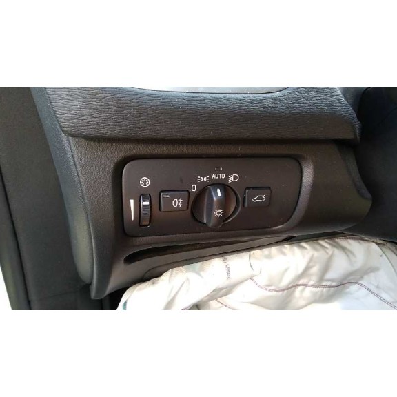 volvo v40 del año 2017