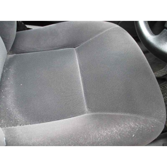 saab 9-3 berlina del año 2001