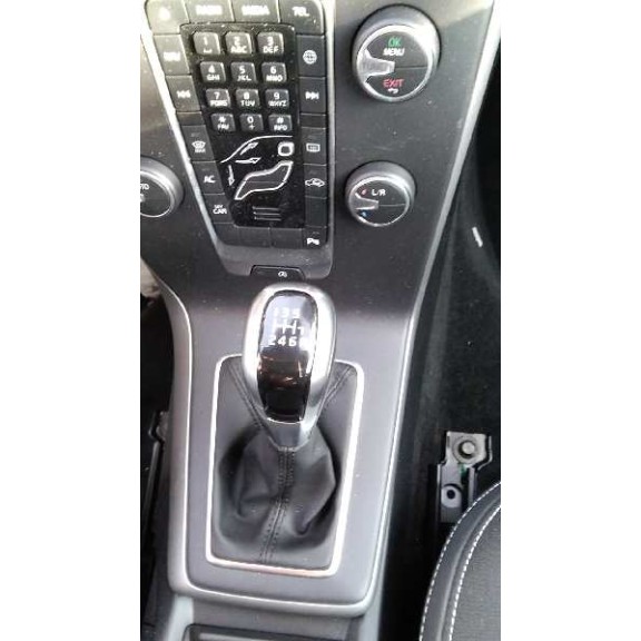 volvo v40 del año 2017