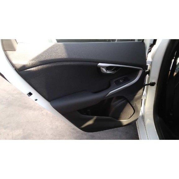 volvo v40 del año 2017