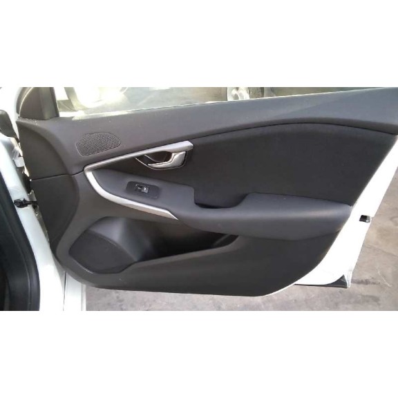 volvo v40 del año 2017