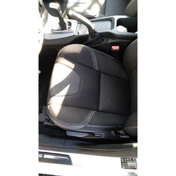 volvo v40 del año 2017