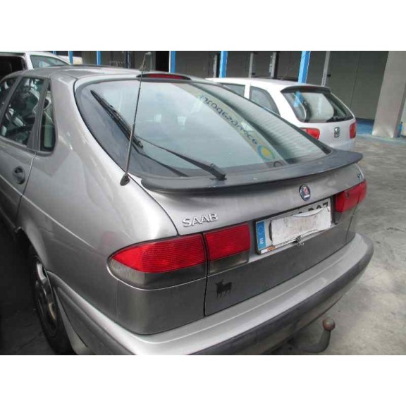 saab 9-3 berlina del año 2001