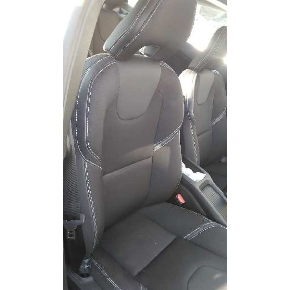 volvo v40 del año 2017