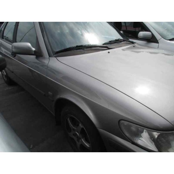 saab 9-3 berlina del año 2001