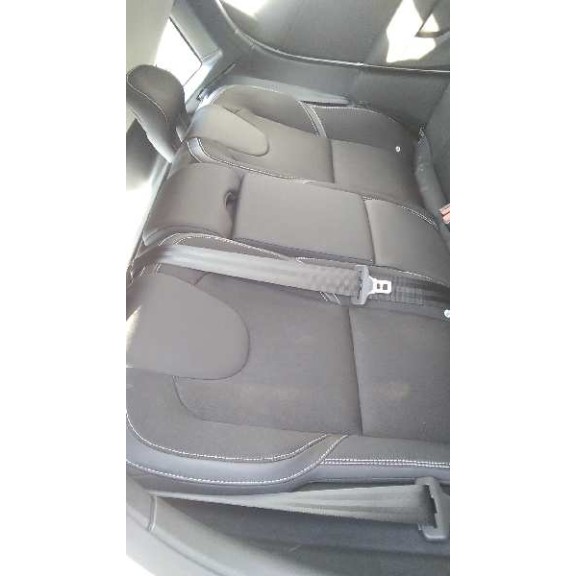 volvo v40 del año 2017