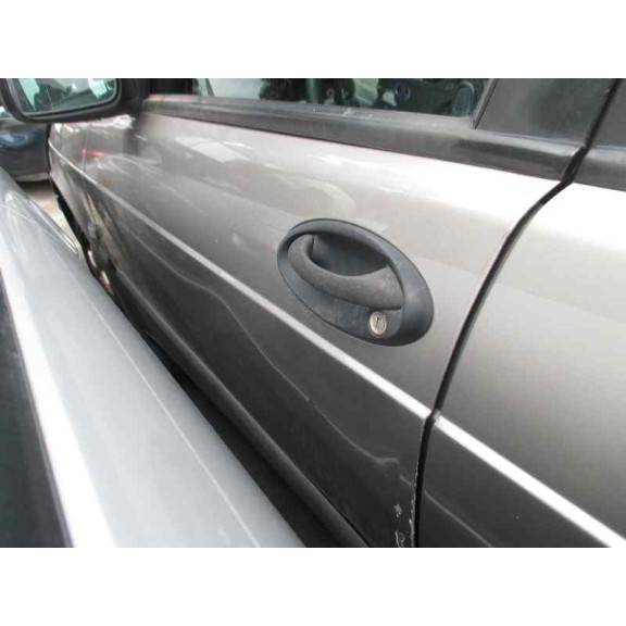 saab 9-3 berlina del año 2001