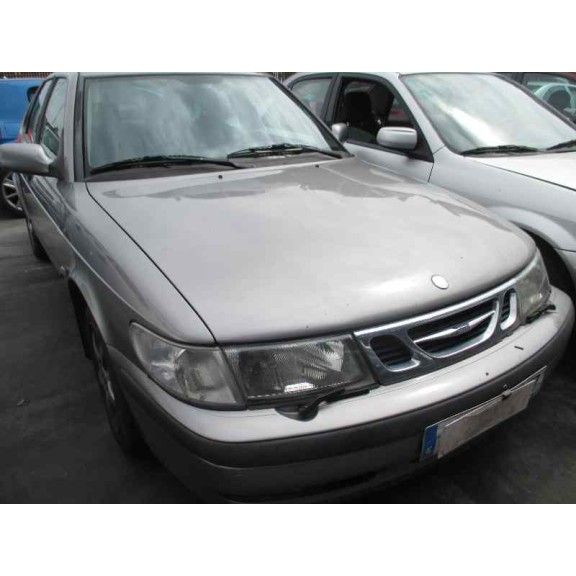 saab 9-3 berlina del año 2001