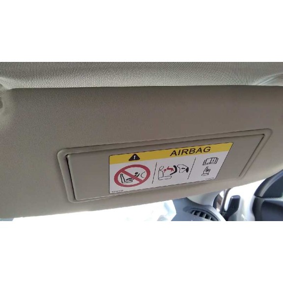 volvo v40 del año 2017