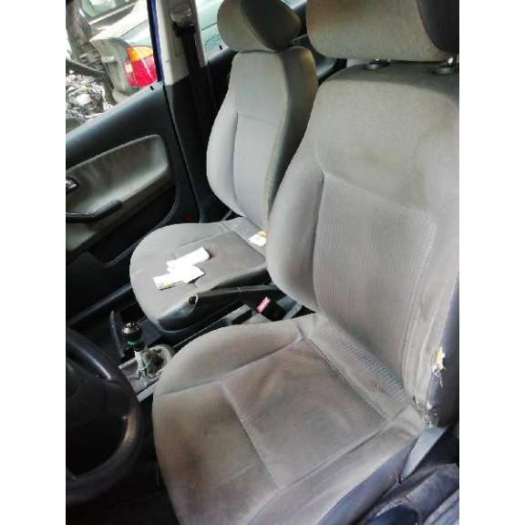 seat ibiza (6l1) del año 2003