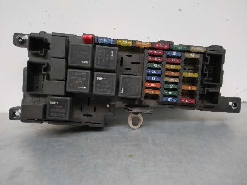 Recambio de caja reles / fusibles para volvo xc90 2.4 diesel cat referencia OEM IAM 518826011  