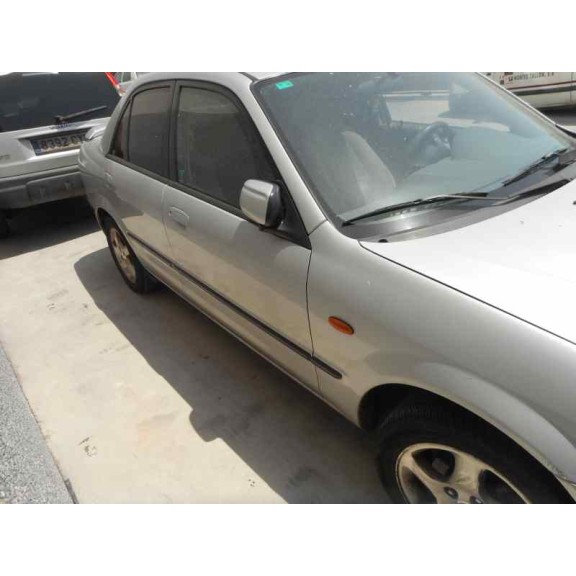 mazda 323 berlina f/s (bj) del año 2000
