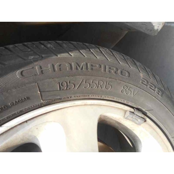 mazda 323 berlina f/s (bj) del año 2000