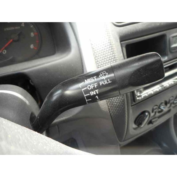 mazda 323 berlina f/s (bj) del año 2000