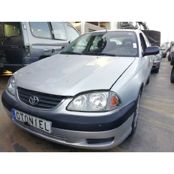toyota avensis berlina (t 22) del año 2001