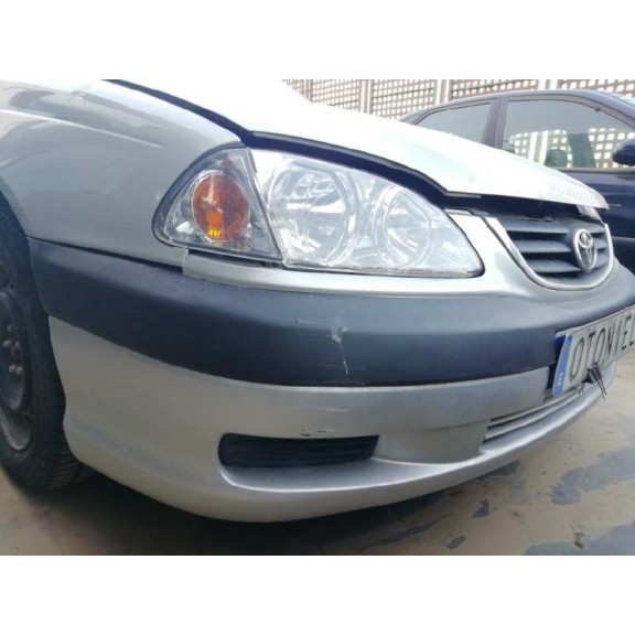 toyota avensis berlina (t 22) del año 2001