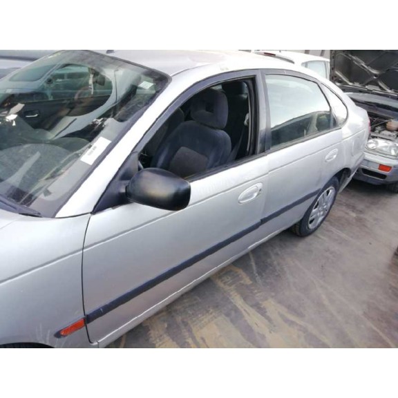 toyota avensis berlina (t 22) del año 2001