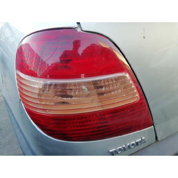 toyota avensis berlina (t 22) del año 2001