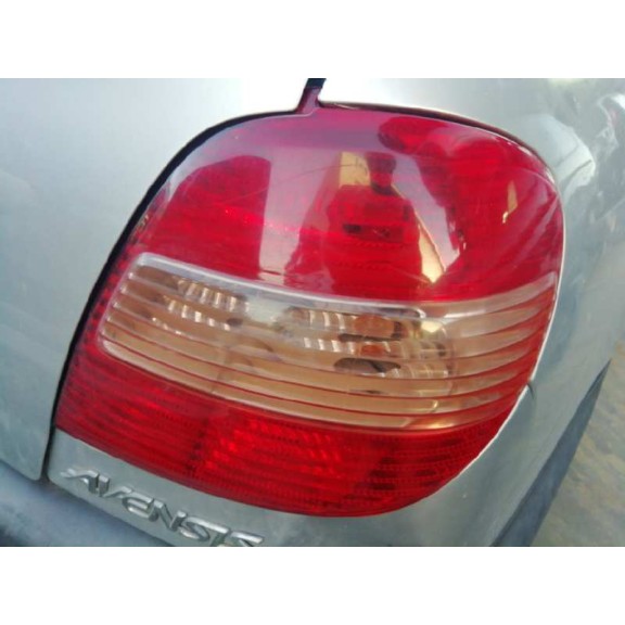 toyota avensis berlina (t 22) del año 2001