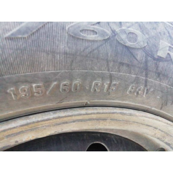 toyota avensis berlina (t 22) del año 2001