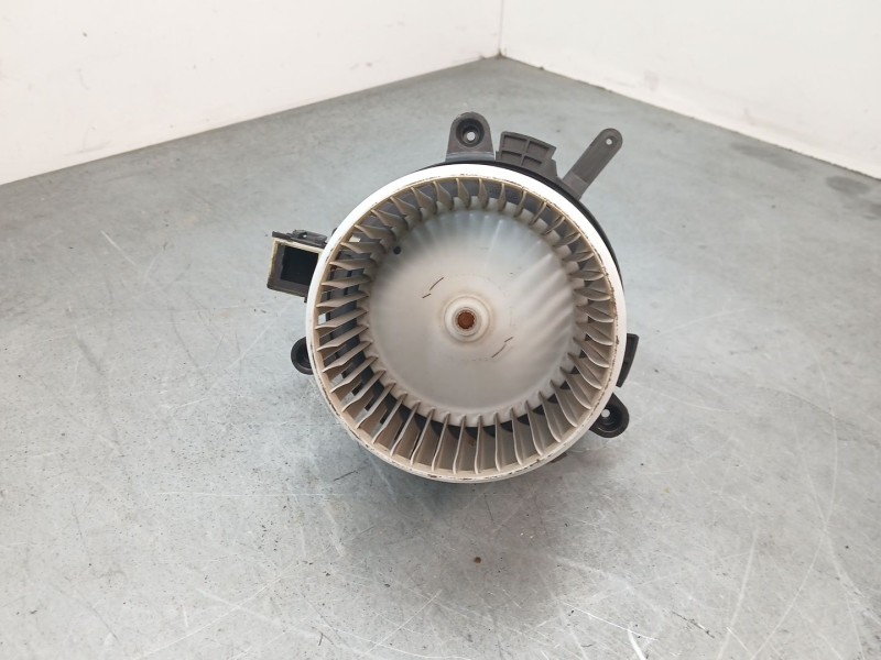 Recambio de ventilador calefaccion para toyota proace furgoneta (mdz_) 1.5 d4d (mdz1) referencia OEM IAM EQA352GV  